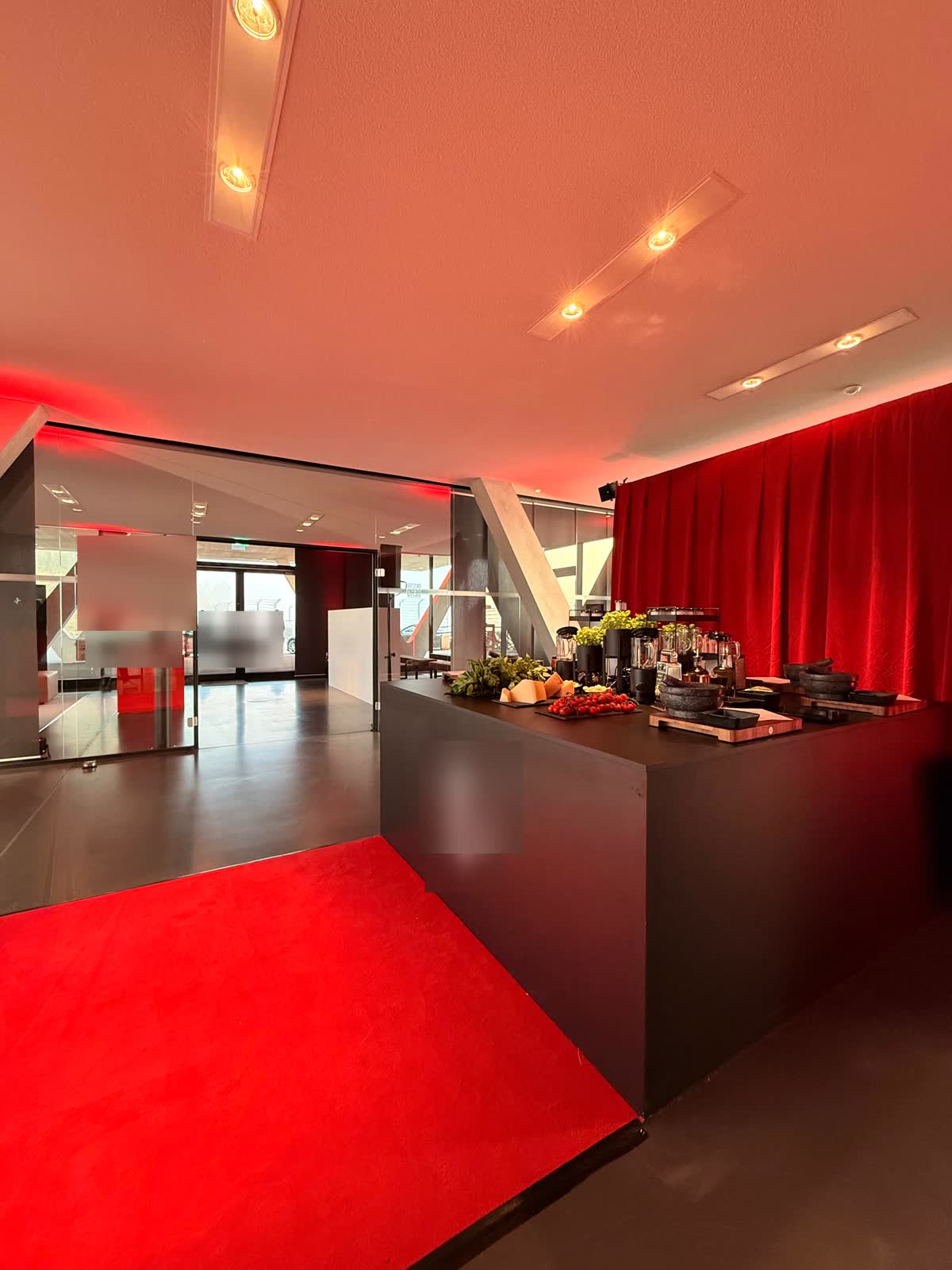 Workshop-Buffet mit frischen Zutaten beim Kunden vor Ort